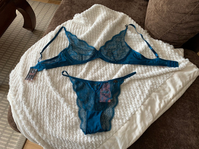 Hunkemöller tummansiniset rintaliivit 85D