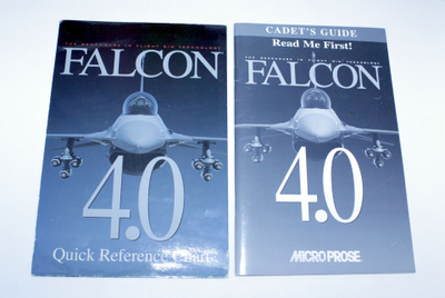 Falcon 4.0 ohjevihko ja pikaopas
