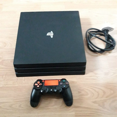 Ps4 Pro 1TB.