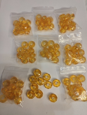 Oranssisia helmiä, 90kpl