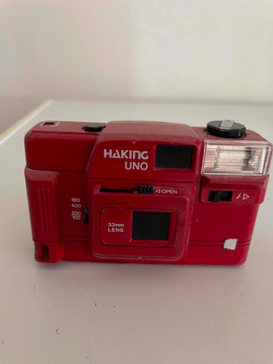 Haking uno kompaktikamera punainen