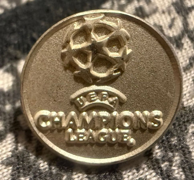 FIFA / UEFA PINSSEJÄ VUOSIEN VARRELTA (5 KPL)