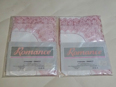 2 kpl retro Romance brodyyri tyynynliinat 90-luvun alusta