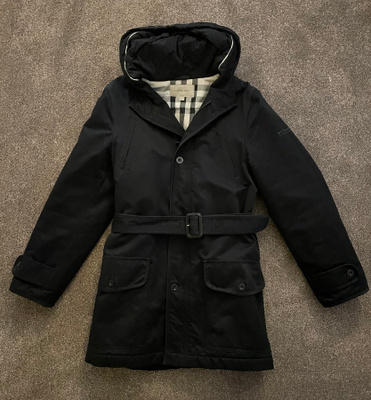 Burberry musta vuorellinen takki koko S