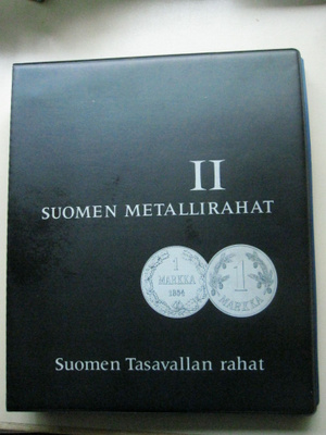 Suomi kokoelma kansiossa 1918 - 1972 269 erilaista