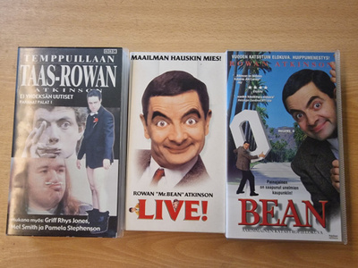 Ei yhdeksän uutiset 1 / Rowan Atkinson Live / Bean  (3xVHS)