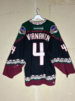 Ossi Väänänen Game Worn pelipaita 2002/3 set 2