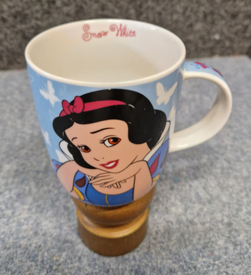 Lumikki Disney muki
