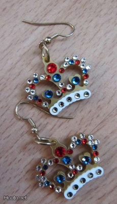 Tatty Devine kruunukorvakorut