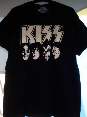 KISS UUSI T-PAITA KOKOJA M JA XL  (W+) 2006 OFFICIAL
