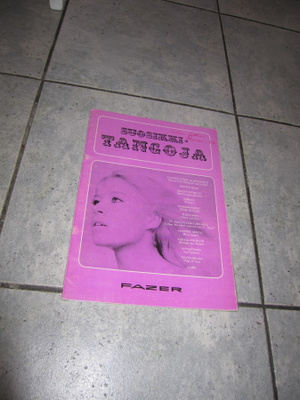 SUOSIKKI TANGOJA - NUOTTIVIHKO