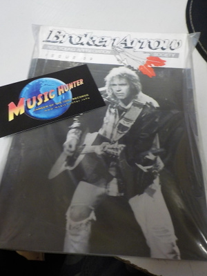 NEIL YOUNG -BROKEN ARROW - ISSUE 39 FANILEHTI