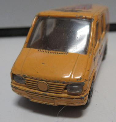 Pakettiauton pienoismalli
