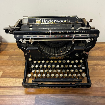 Vanha Underwood kirjoituskone