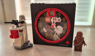 LEGO – Star Wars -herätyskello + 2 figuuria