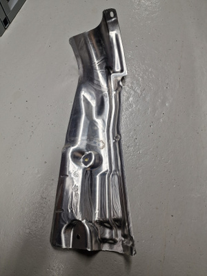 Takapuskurin lämpösuoja BMW E39 Sedan