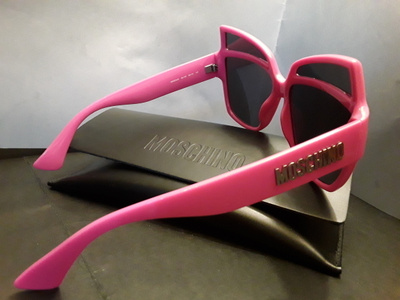 Moschino Aurinkolasit . Aidot