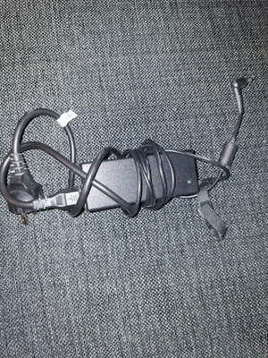Asus läppärin virtajohto