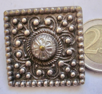 VANHA Koru Rintakoru Design HIENO