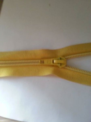 50 cm keltainen muovinen avo vetoketju