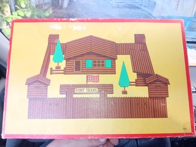 Puinen koottava pienois linnake FORT TEXAS ( DDR 1970 )