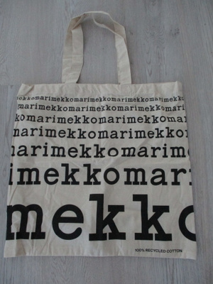 MARIMEKKO UUSI MUSTA LOGOKASSI