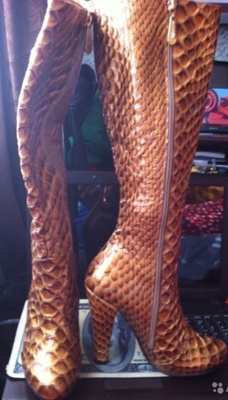 New leather boots.  Snake skin. Kengät koko 37