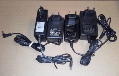 Virtalähteitä 12V 2,5A DC