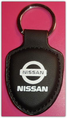 Pieni nahkainen musta Nissan avaimenperä #30273