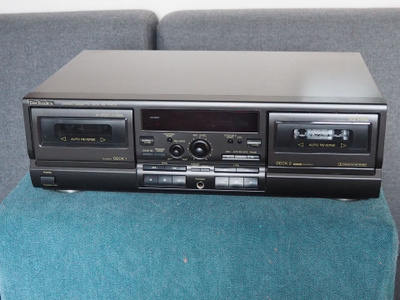 Technics tupladekki RS-TR474,postikuluineen pakettina.