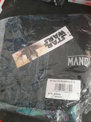Star Wars The Mandalorian t-paita hupulla uusi