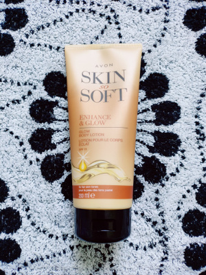 ~Avon enhance & glow vartalovoide~