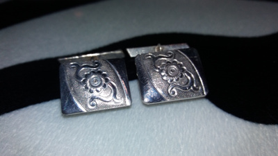 Vintage desing  hopeaa kalvosinnapit 875