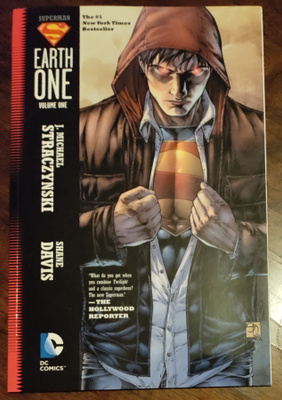 Superman: Earth One Volume 1