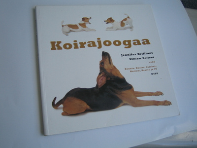Jennifer Brilliant ja William Berloni - Koirajoogaa