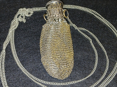 Vanha rahaa pussi Alpakka