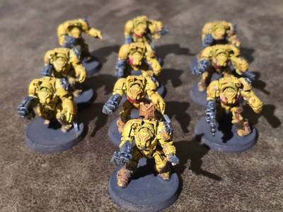 10 kpl Warhammer-figuureja