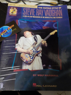 STEVIE RAY VAUGHAN - GUITAR STYLE OF KITARA NUOTTIKIRJA + CD