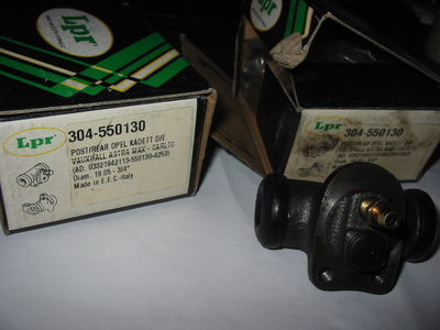 Kadett D-E ym takajarrysyl. 2kpl uusia