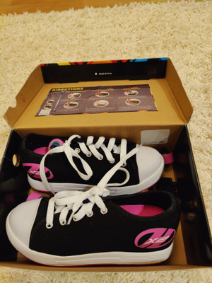 Uudet Heelys rulla kengät