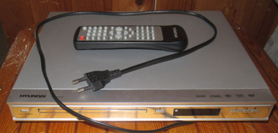 Hyundai kaukosäädin + dvd/cd-soitin.