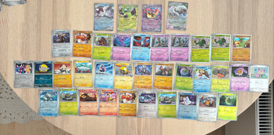 Pokémon kortteja yli 200kpl, 4kpl doublerareja ja 47kpl holo