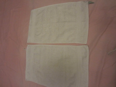 2 pientä valkoista pyyhettä 44 x 26 cm / Käsipyyhe 2 kpl