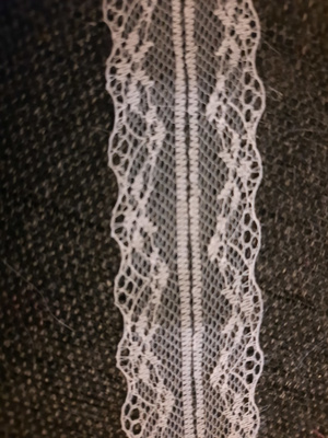 Valkoinen välipitsi 100cm