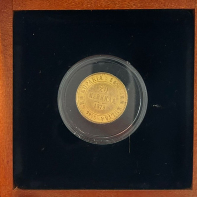 20 markkaa 1879, kultaa (90 %), paino 6,45 g.