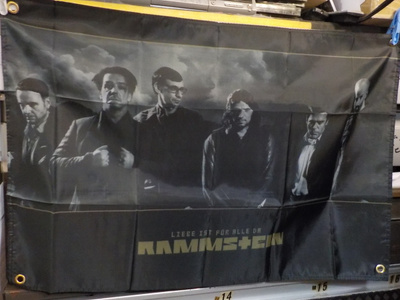 RAMMSTEIN UUSI SEINÄLIPPU KOKO 87x58 CM