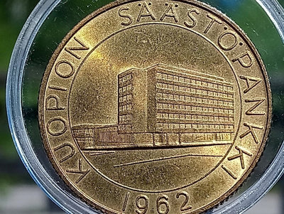 Kuopion Säästöpankki 1962. Kullanvärinen kolikko. Halkaisija