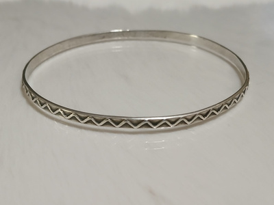 Kalevala koru, Elli Rannekoru rannerengas Hopeaa