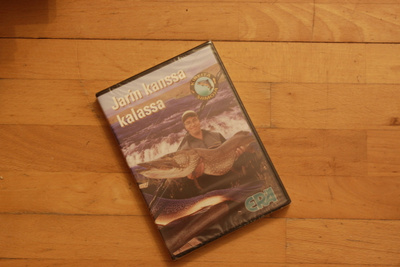 Jarin Kanssa Kalassa UUSI  muoveissa DVD