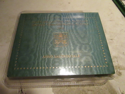 Vatikaani 2 € 2010 Pappeuden vuosi